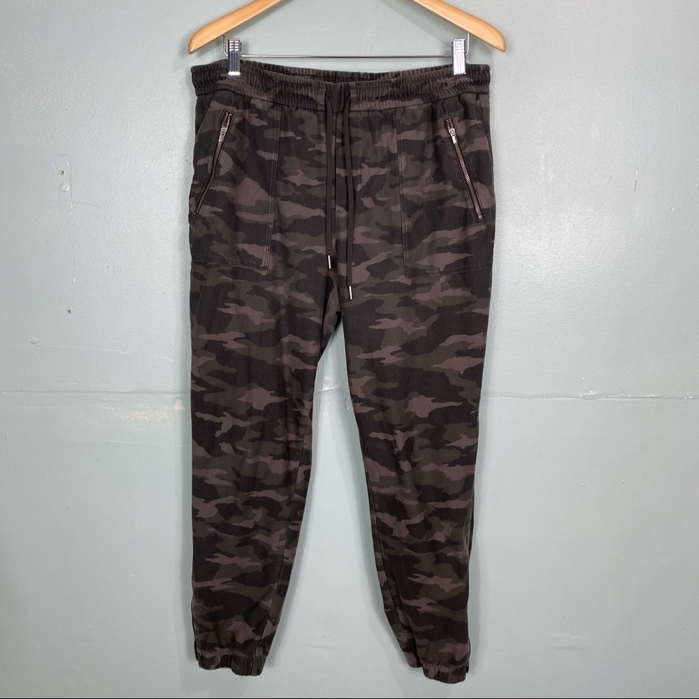Athleta Farallon Jogger Camo Sz 14 452893